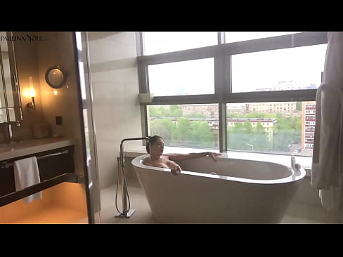 ❤️ Enorm babe som passionerat runkar av sin fitta i badrummet ❤️❌ Kvalitets sex at us ️❤
