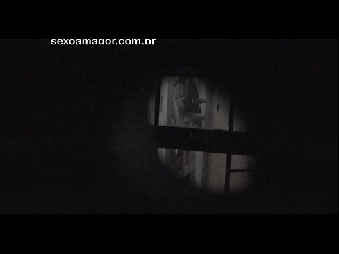 ❤️ Blondie blir hemligt videofilmad av en voyeur från grannskapet gömd bakom ihåliga tegelstenar ❤️❌ Kvalitets sex at us ️❤
