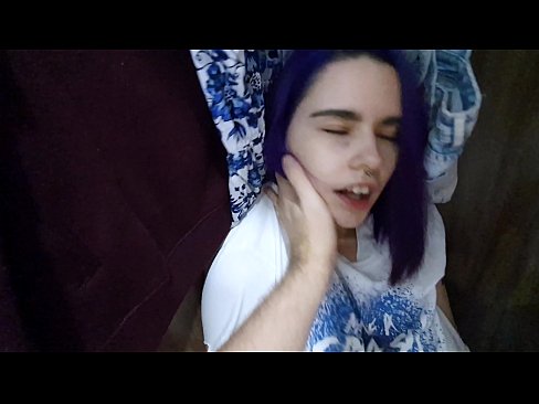 ❤️ Hittade min syster i garderoben och hjälpte henne att komma ❤️❌ Kvalitets sex at us ️❤